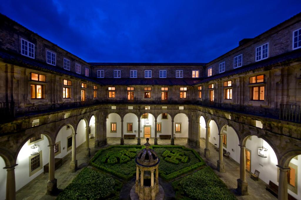 Jardín Parador Reis Católicos