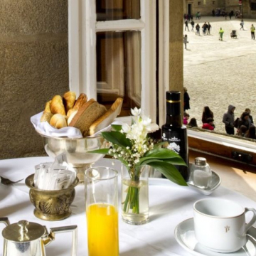 Breakfast at Hostal Reis Católicos